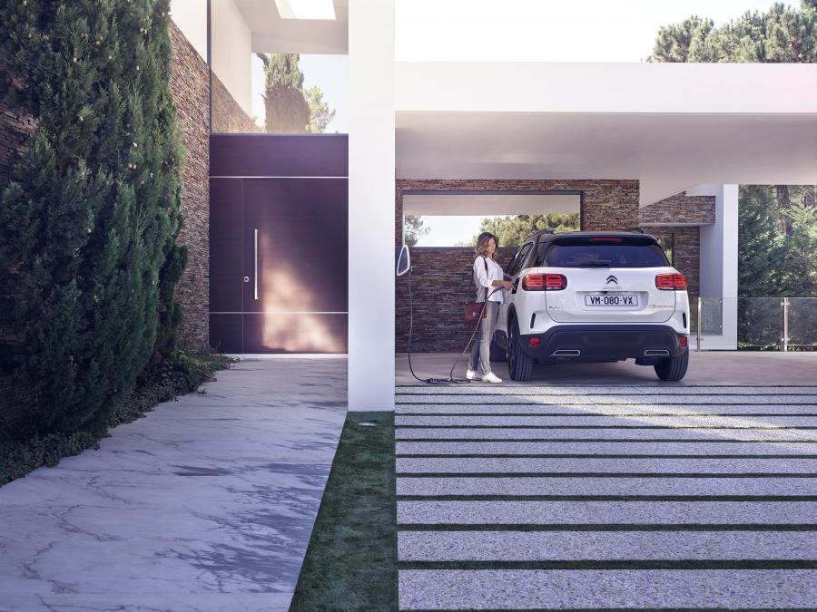  Citroen C5 Aircross SUV Hybrid 2019 года  (WW) (фото 35 из 49)